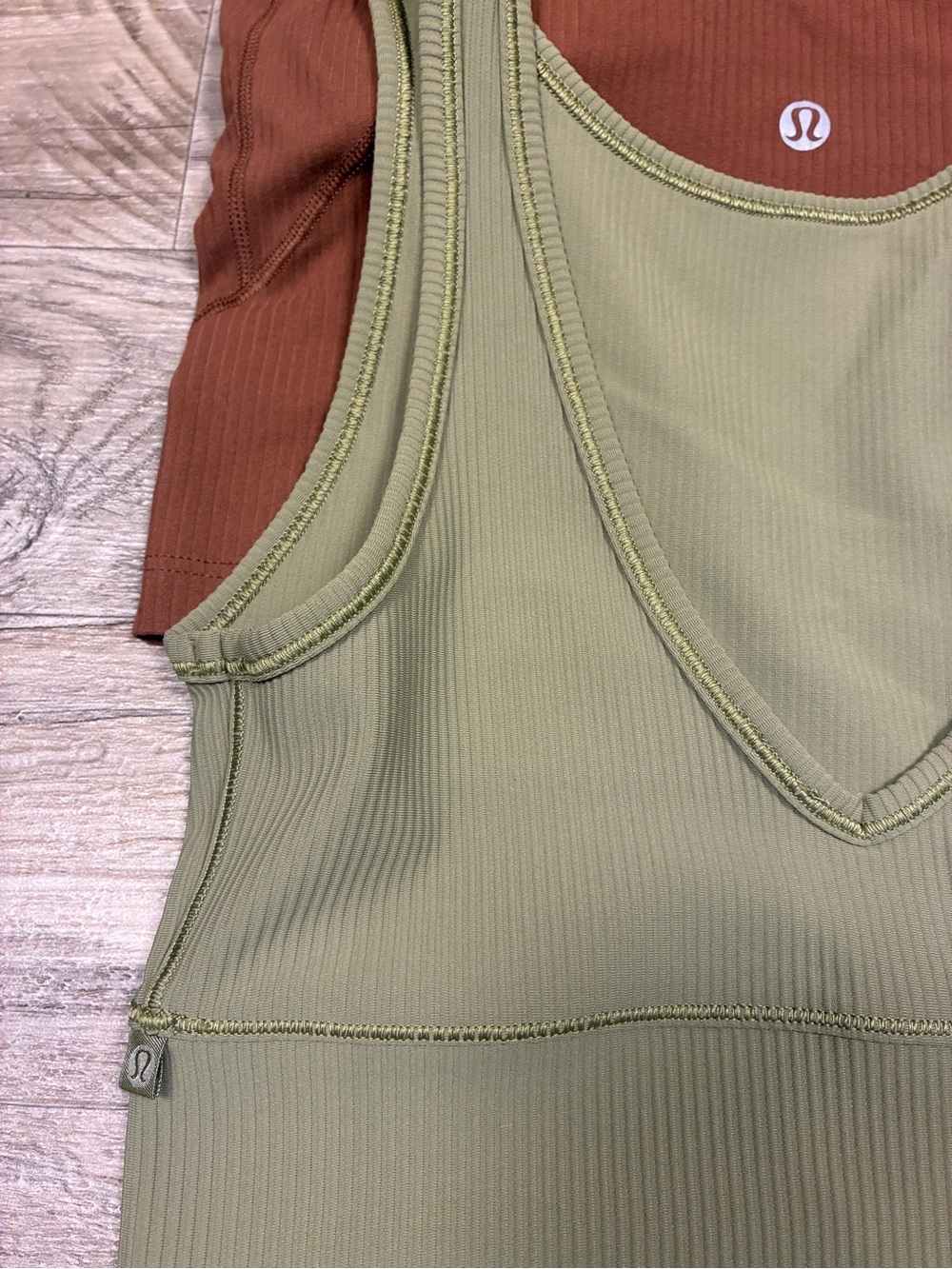 Lululemon 2 Cropped Ribbed Tank Tops Power Pivot Align - Picture 8 of 10